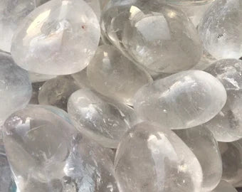 Cristallo di rocca o quarzo ialino: proprietà e usi del “cristallo